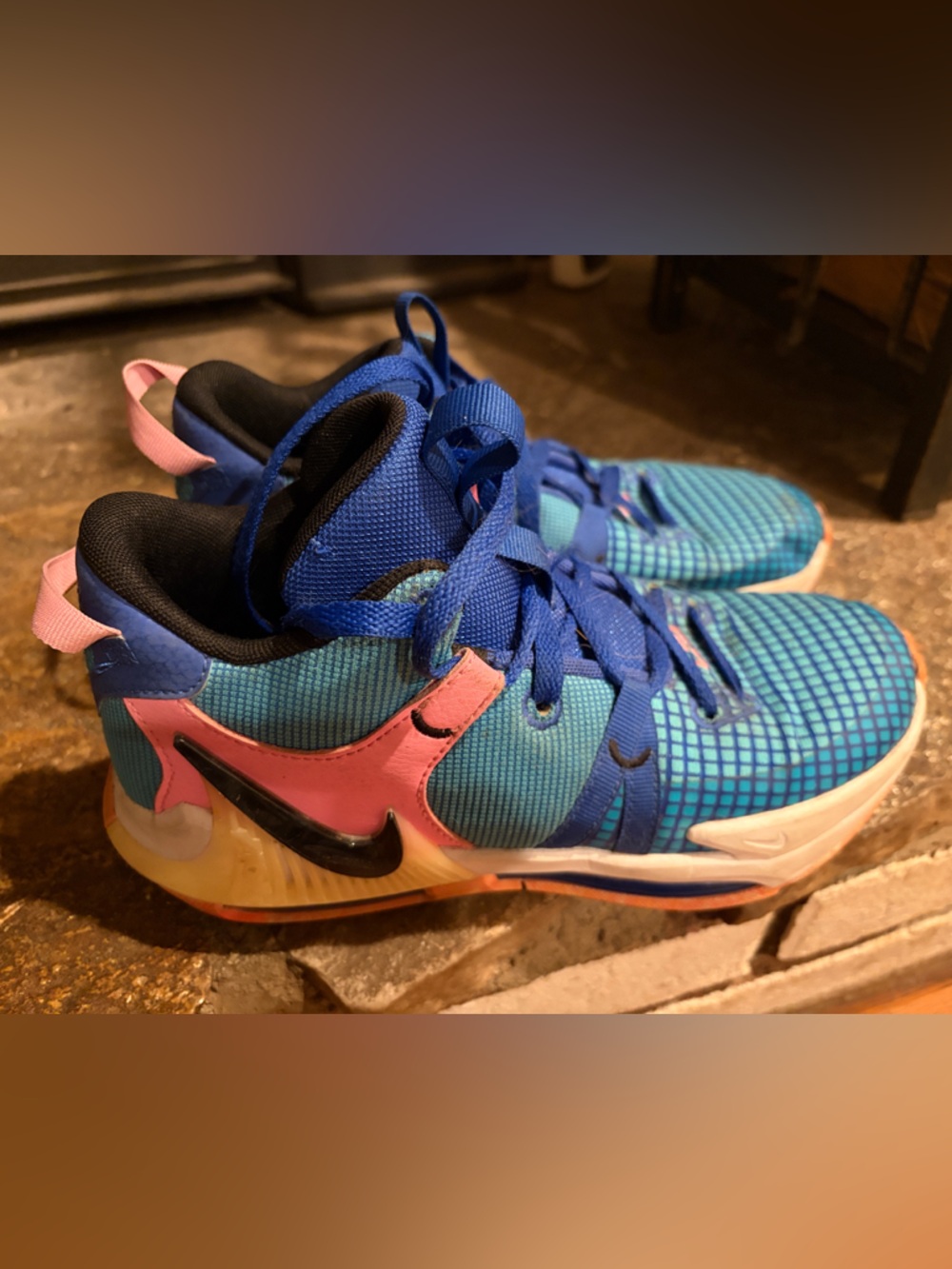 Nike LeBron Witness 7 in size boys 5.5